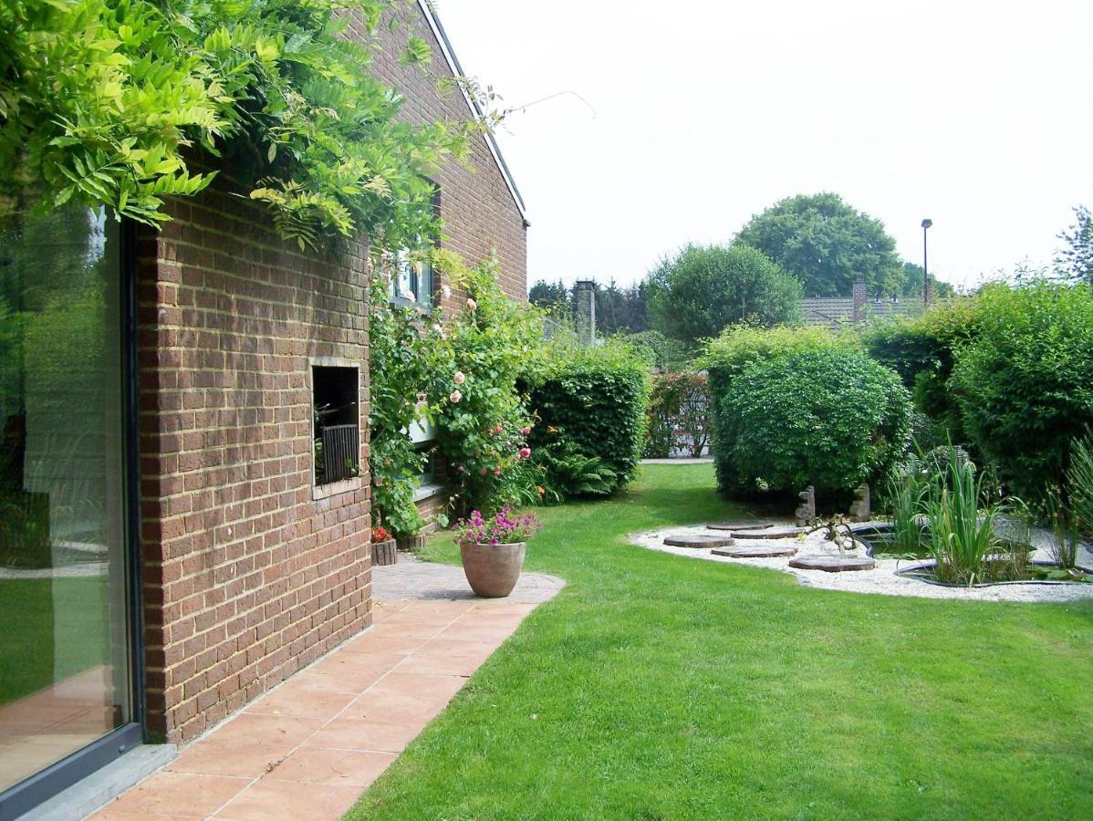 Bed and Breakfast Les Chambourlettes Mons Esterno foto