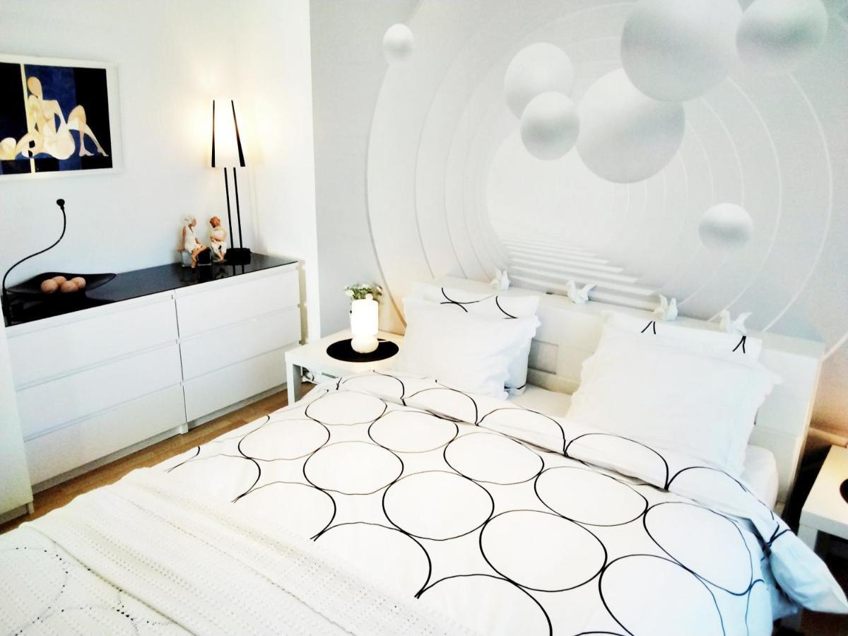 Bed and Breakfast Les Chambourlettes Mons Esterno foto